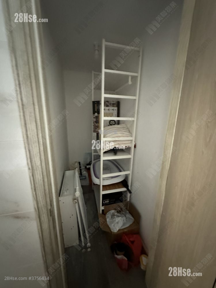 Sea To Sky Sell 3 Bedrooms , 2 Bathrooms 707 ft²