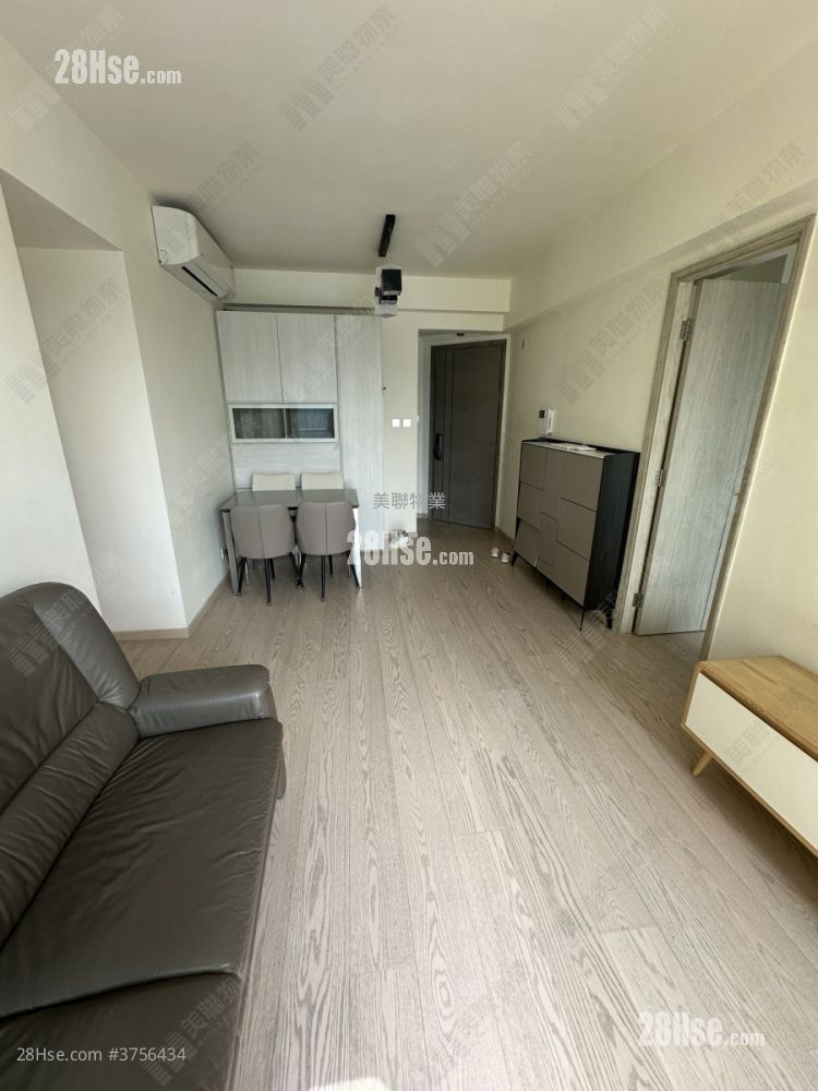 Sea To Sky Sell 3 Bedrooms , 2 Bathrooms 707 ft²