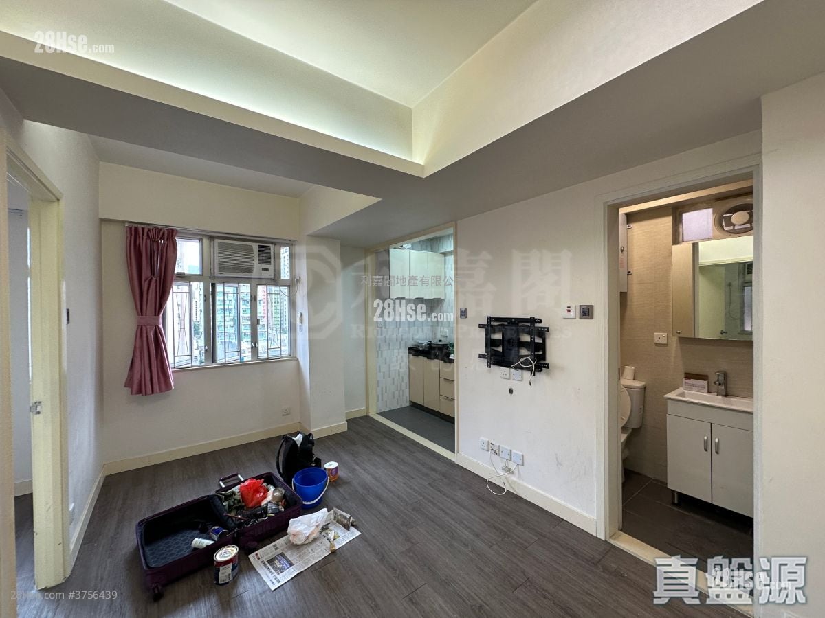 Sam Wo Building Sell 2 Bedrooms , 1 Bathroom 330 ft²