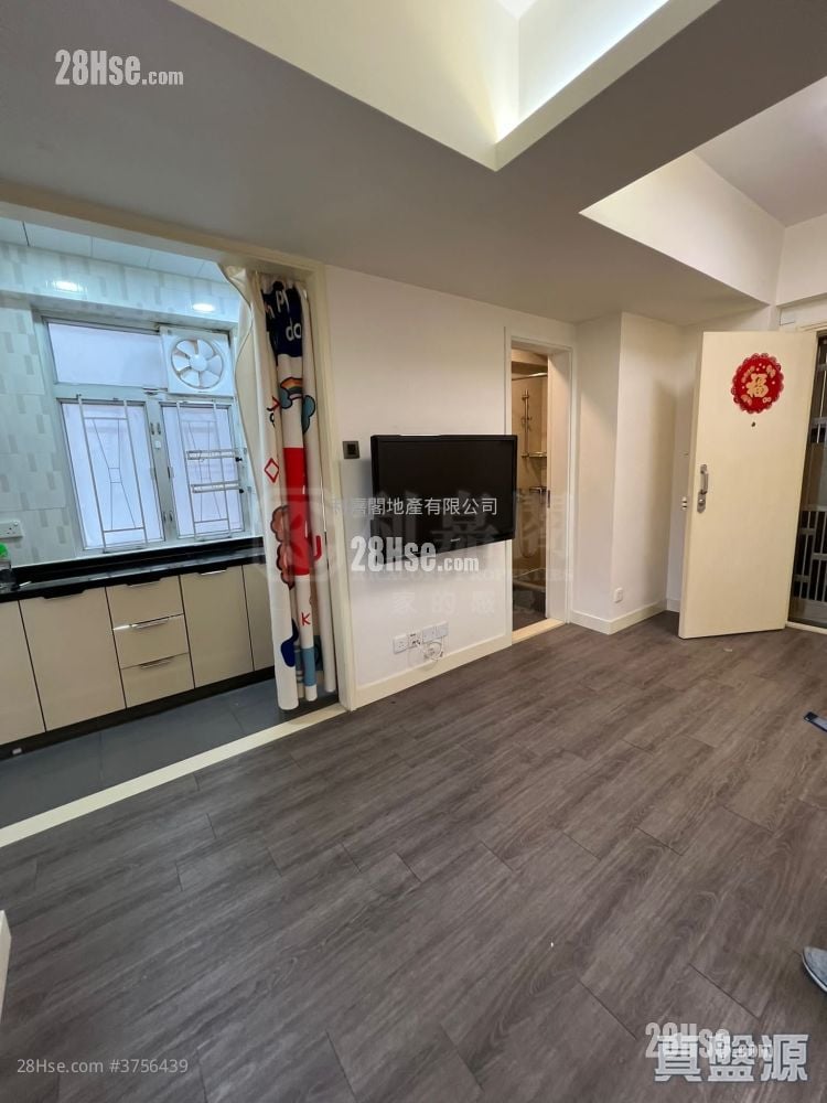 Sam Wo Building Sell 2 Bedrooms , 1 Bathroom 330 ft²