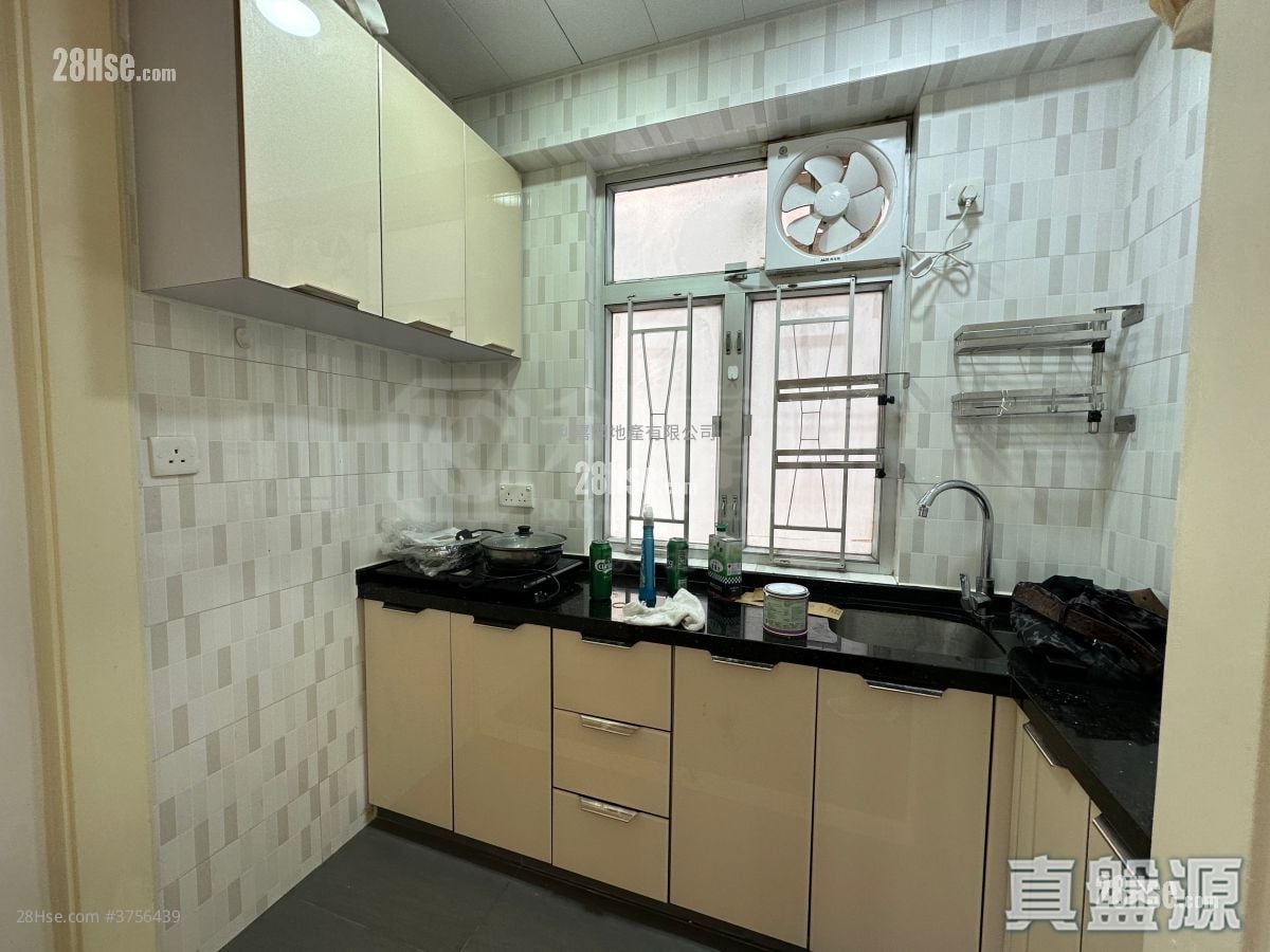 Sam Wo Building Sell 2 Bedrooms , 1 Bathroom 330 ft²