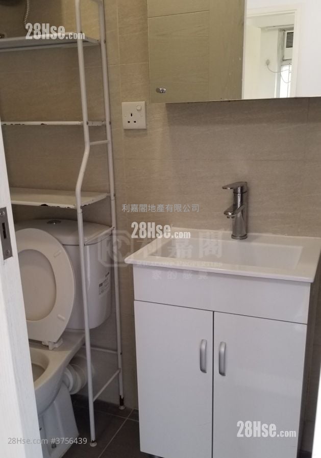 Sam Wo Building Sell 2 Bedrooms , 1 Bathroom 330 ft²