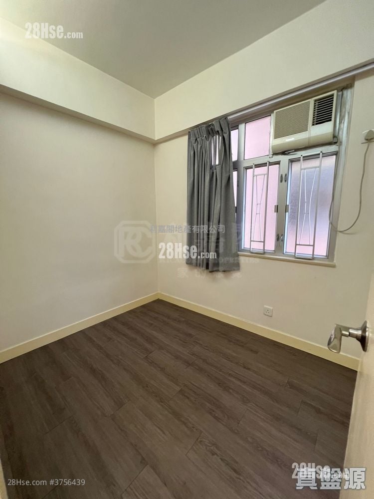 Sam Wo Building Sell 2 Bedrooms , 1 Bathroom 330 ft²