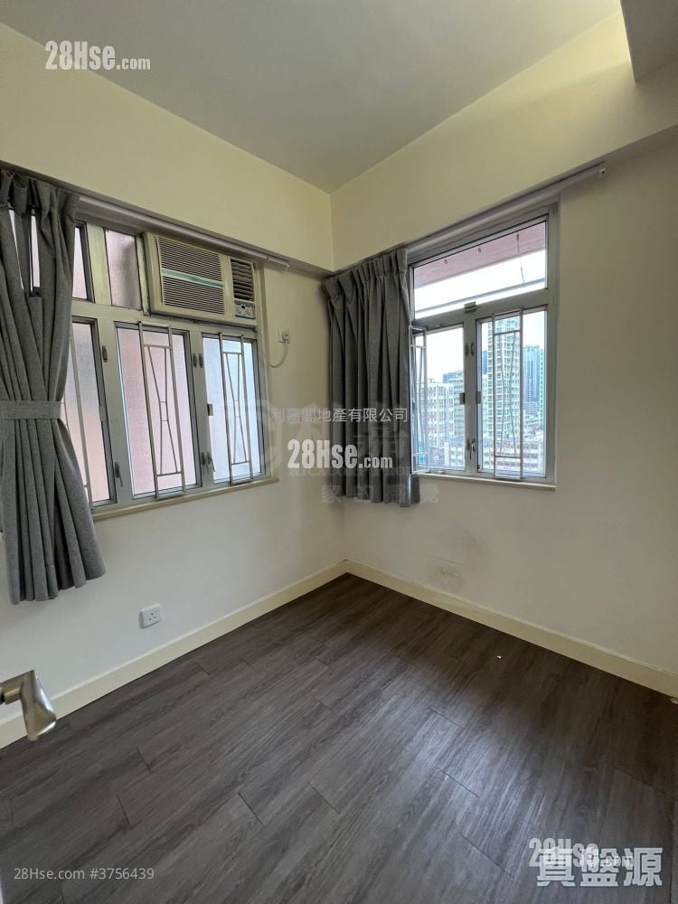 Sam Wo Building Sell 2 Bedrooms , 1 Bathroom 330 ft²