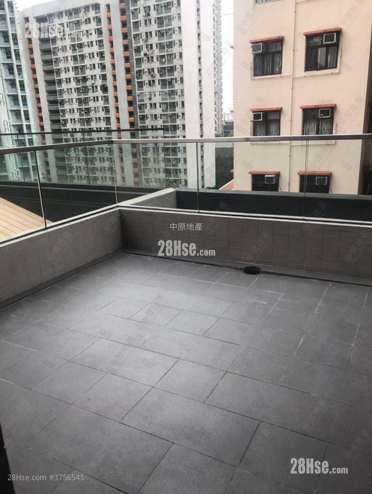 Edition 178 Sell Studio , 1 Bathroom 251 ft²