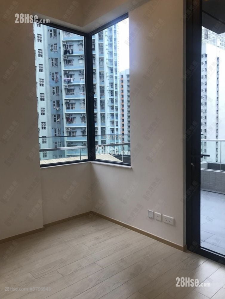 Edition 178 Sell Studio , 1 Bathroom 251 ft²