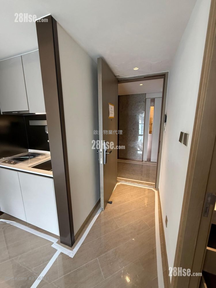 Uptown East Sell 1 Bedroom , 1 Bathroom 336 ft²