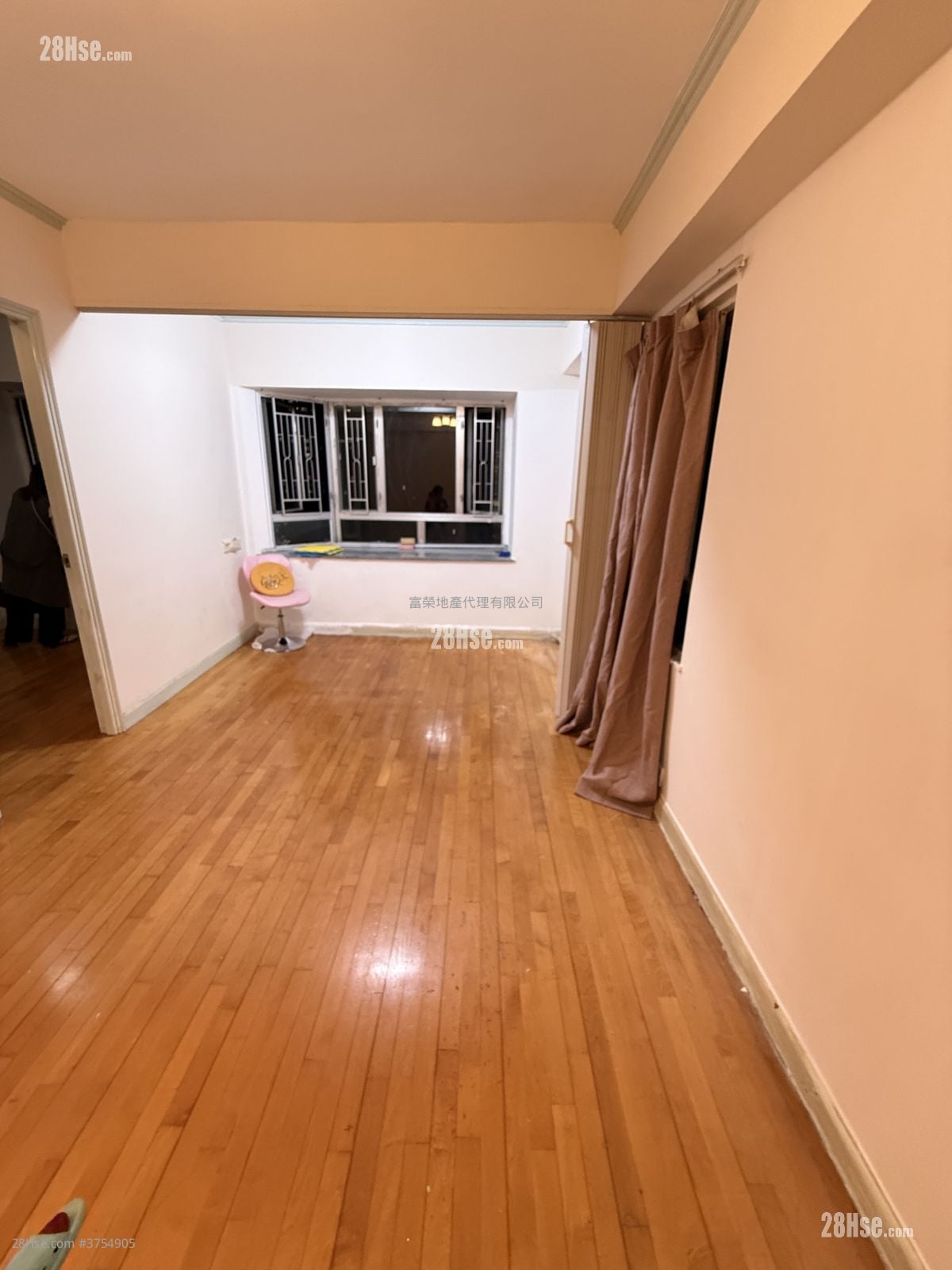 寶新大廈 租盤 2 房 , 1 浴室 418 平方呎