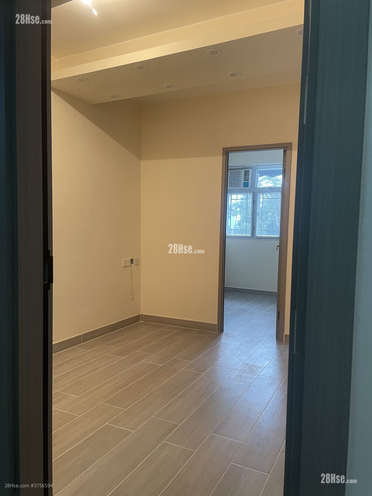 建业大楼 租盘 257 平方尺