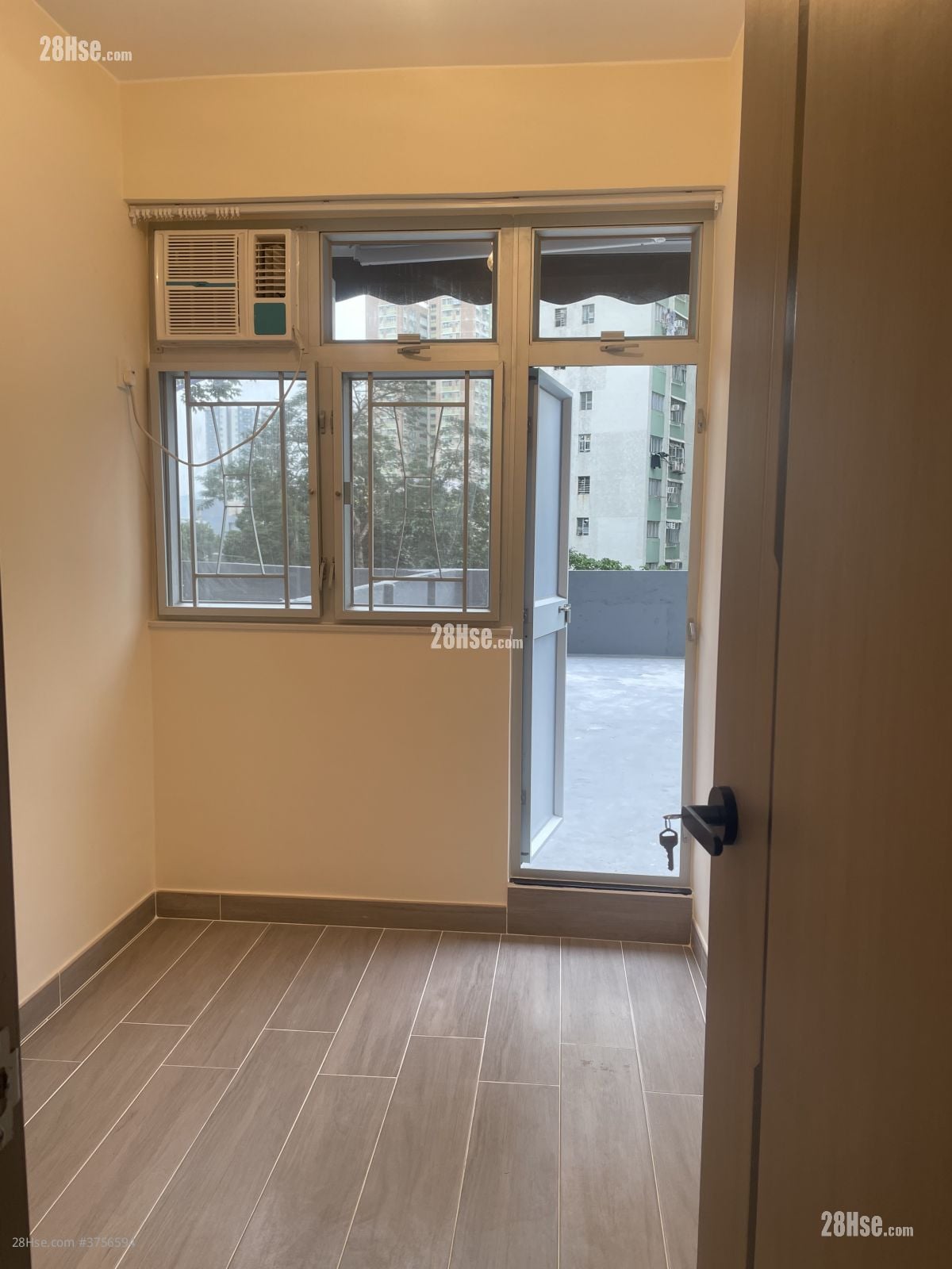 建业大楼 租盘 257 平方尺