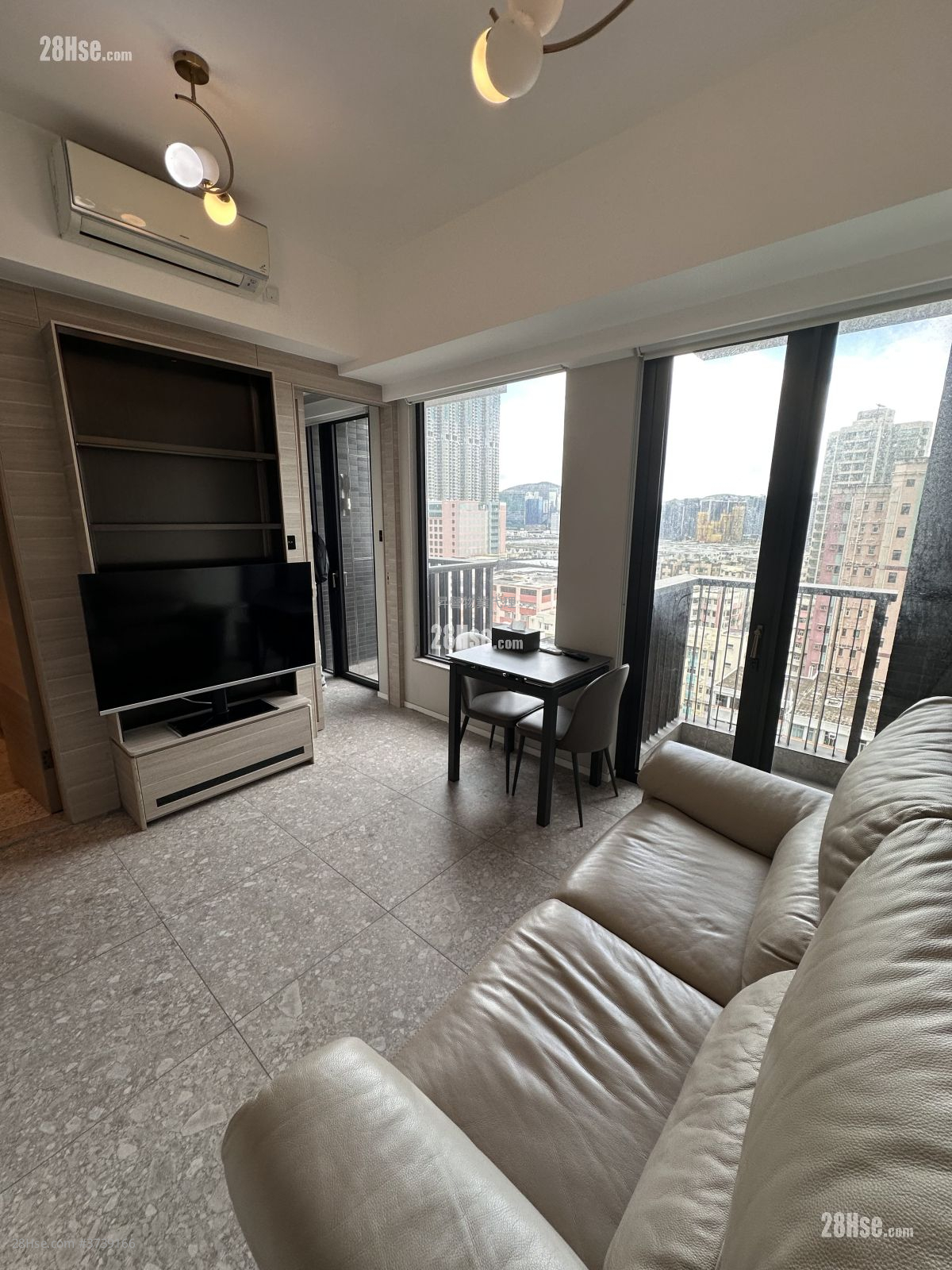 瑧尚 租盤 1 房 300 平方呎