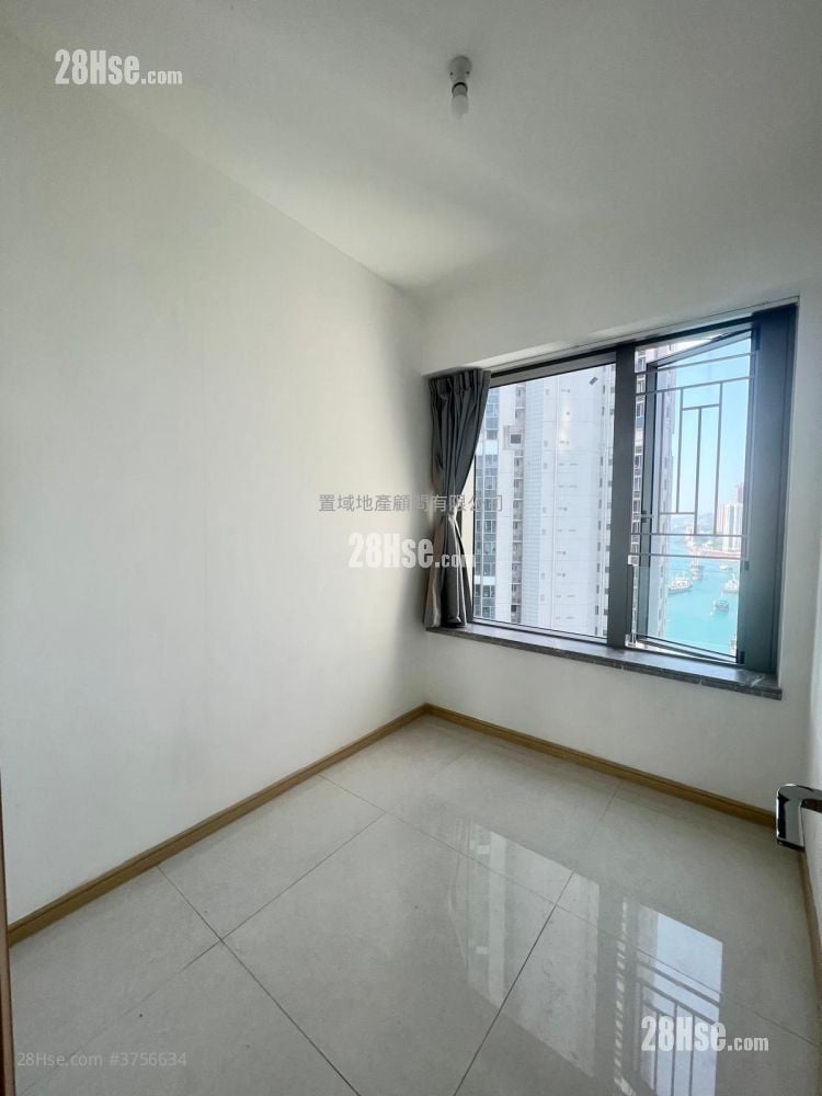 Ocean Pride Sell 3 Bedrooms , 2 Bathrooms 773 ft²