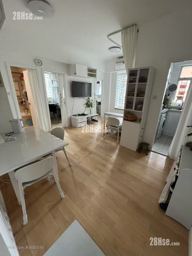 Genius Court Sell 454 ft²