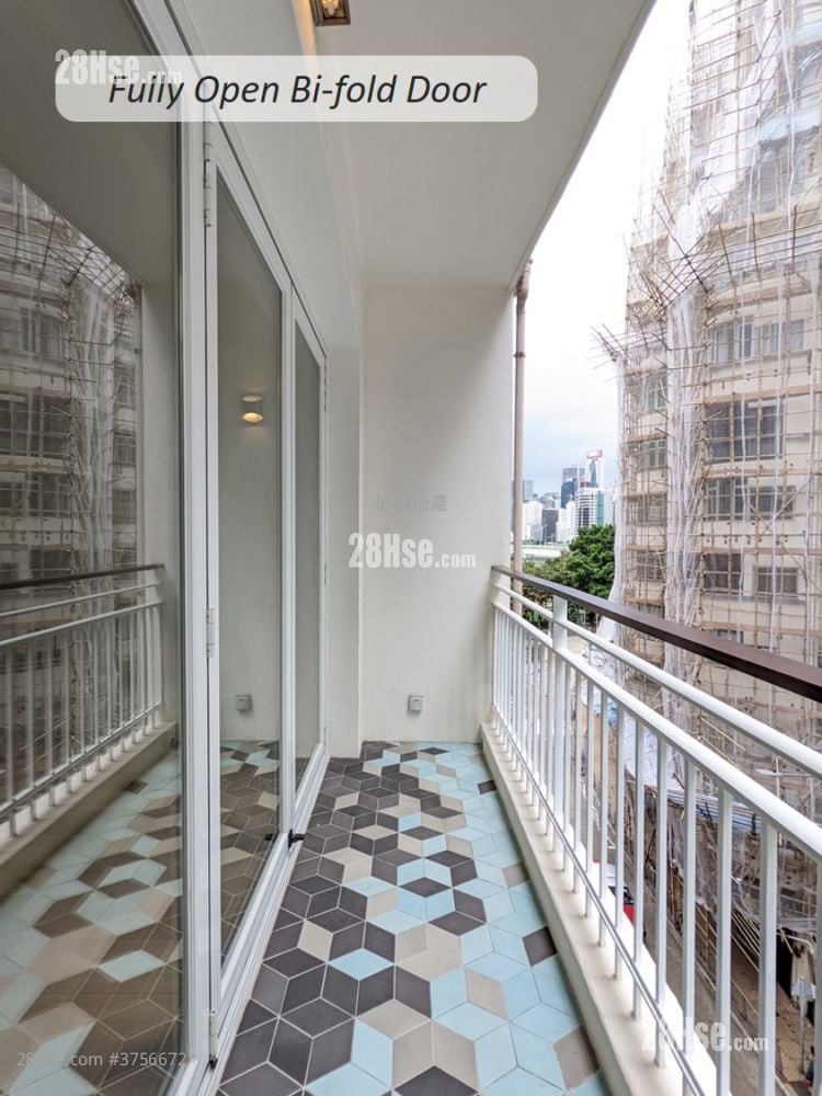 Blue Pool Lodge Sell 2 Bedrooms , 2 Bathrooms 926 ft²