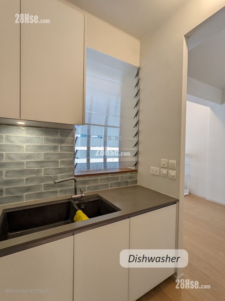 Blue Pool Lodge Sell 2 Bedrooms , 2 Bathrooms 926 ft²