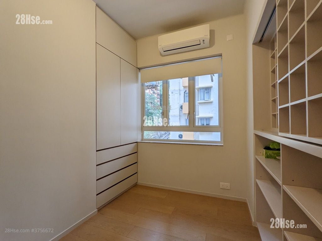 Blue Pool Lodge Sell 2 Bedrooms , 2 Bathrooms 926 ft²