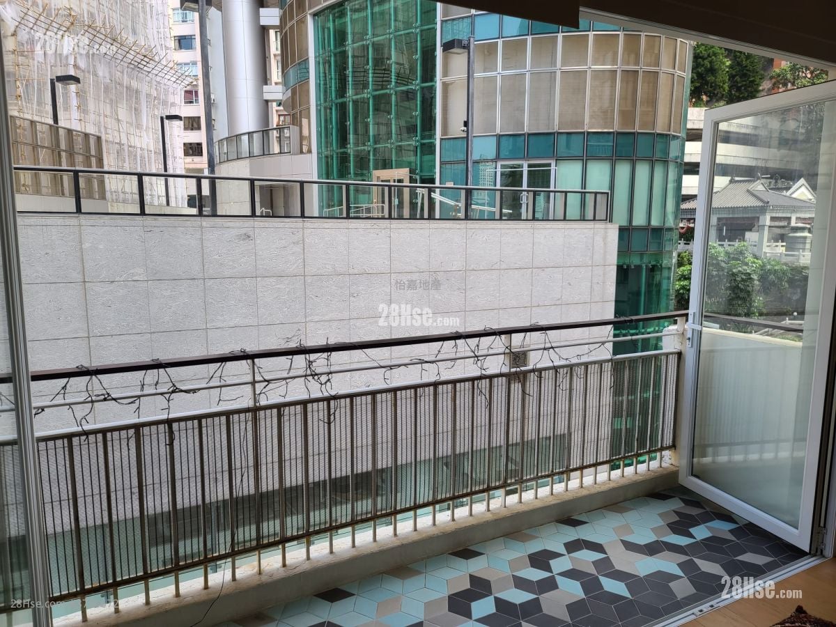 Blue Pool Lodge Sell 2 Bedrooms , 2 Bathrooms 926 ft²