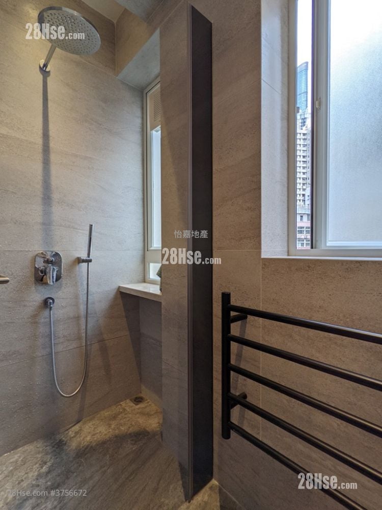 Blue Pool Lodge Sell 2 Bedrooms , 2 Bathrooms 926 ft²