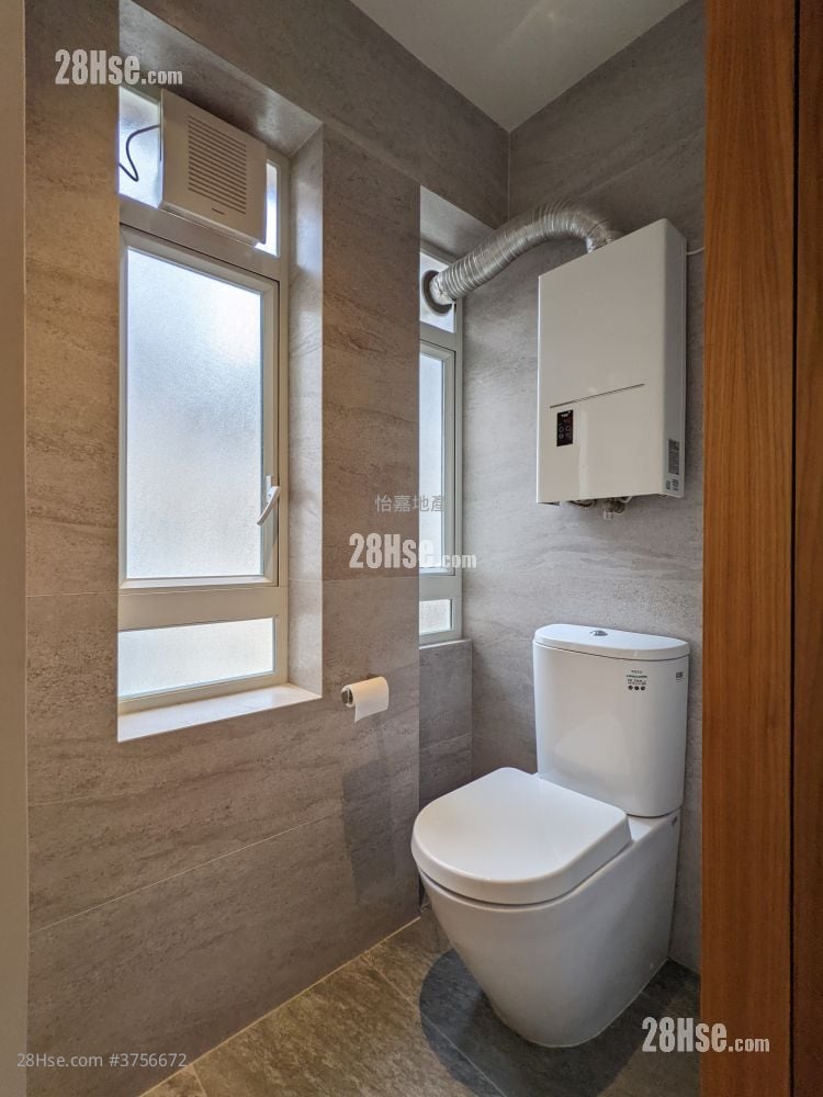 Blue Pool Lodge Sell 2 Bedrooms , 2 Bathrooms 926 ft²