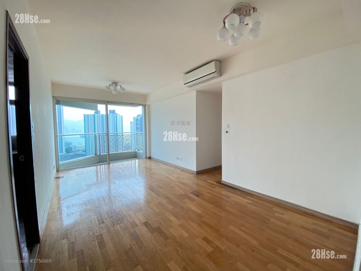 The Sparkle Sell 3 Bedrooms , 2 Bathrooms 775 ft²