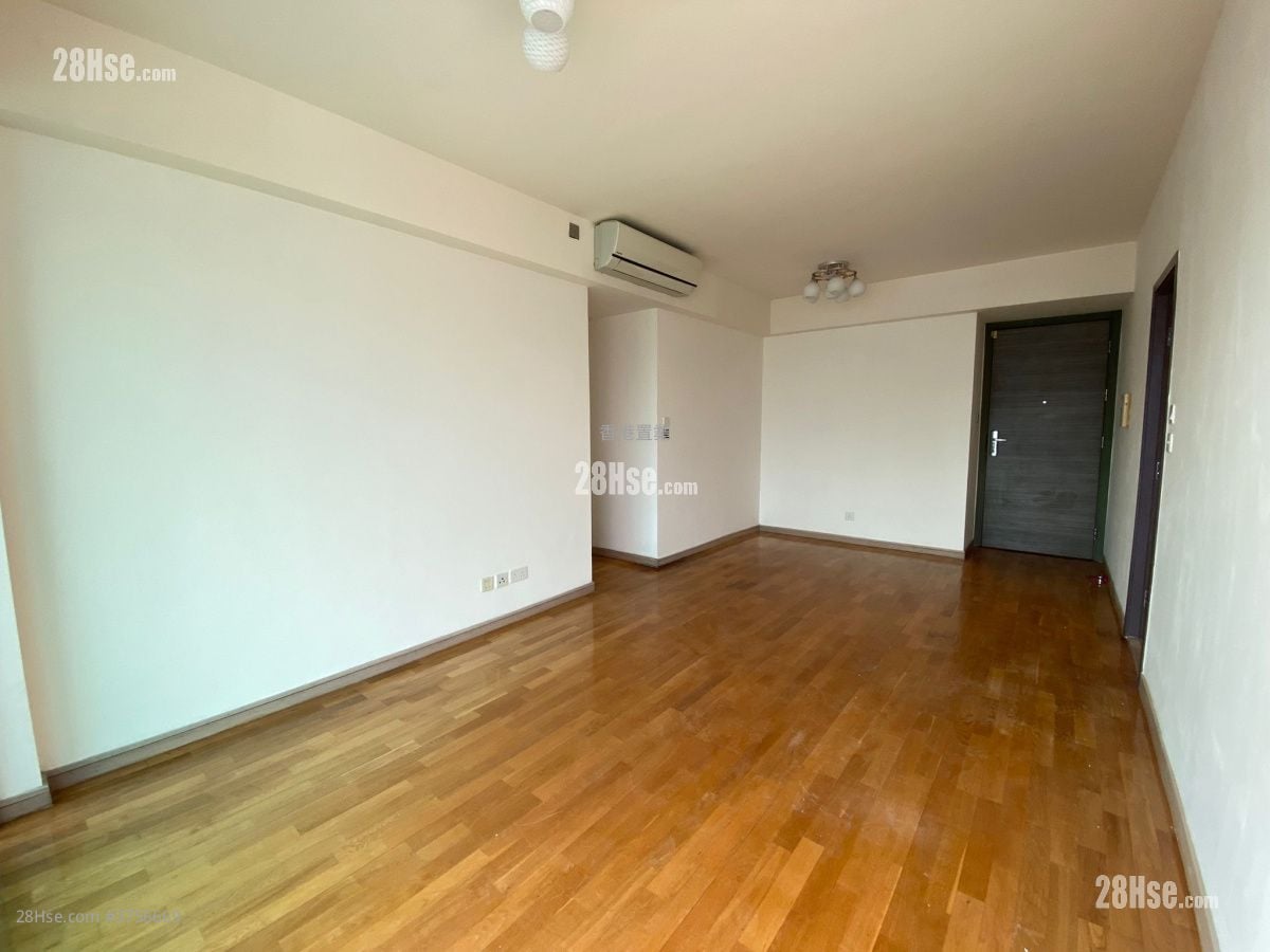 The Sparkle Sell 3 Bedrooms , 2 Bathrooms 775 ft²