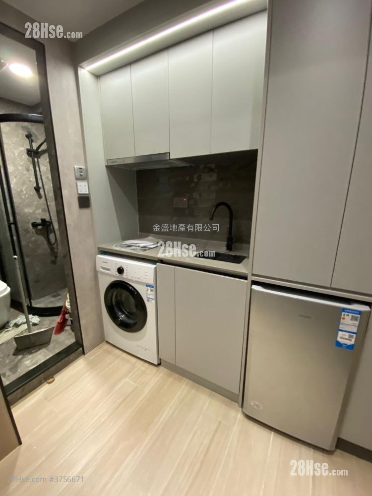 寶富大樓 租盤 130 平方呎