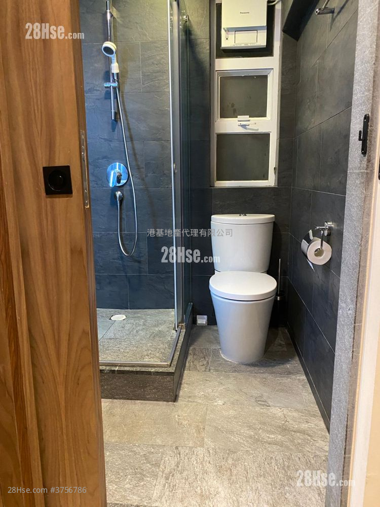 村屋 租盤 3 房 , 1 浴室 630 平方呎