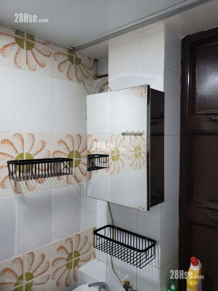 Yau Fook Building Rental 4 Bedrooms , 1 Bathroom 70 ft²