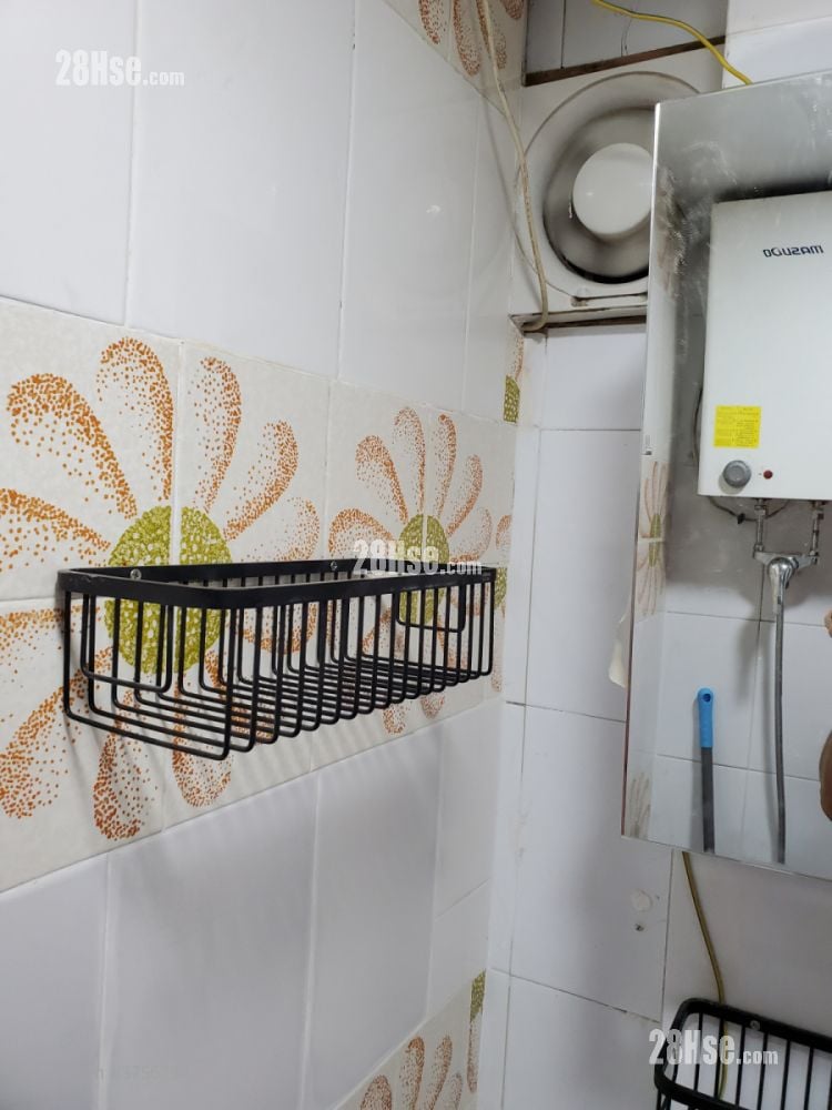 Yau Fook Building Rental 4 Bedrooms , 1 Bathroom 70 ft²