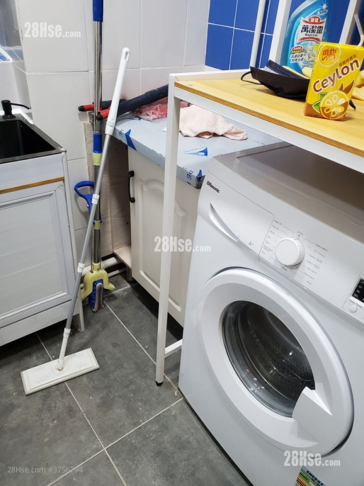 Yau Fook Building Rental 4 Bedrooms , 1 Bathroom 70 ft²