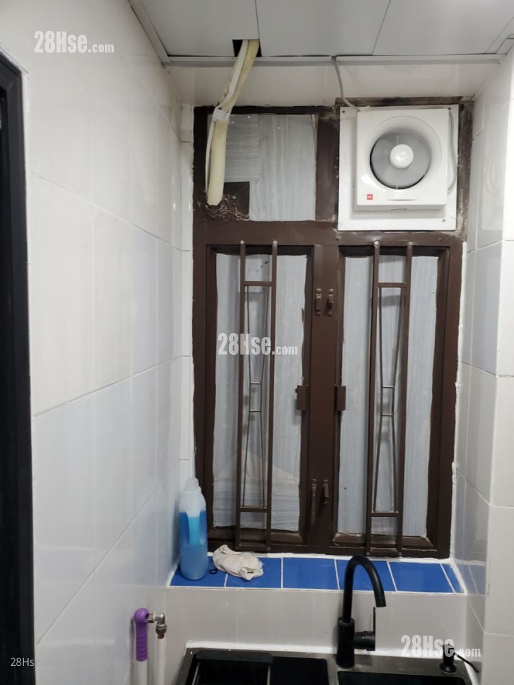 Yau Fook Building Rental 4 Bedrooms , 1 Bathroom 70 ft²
