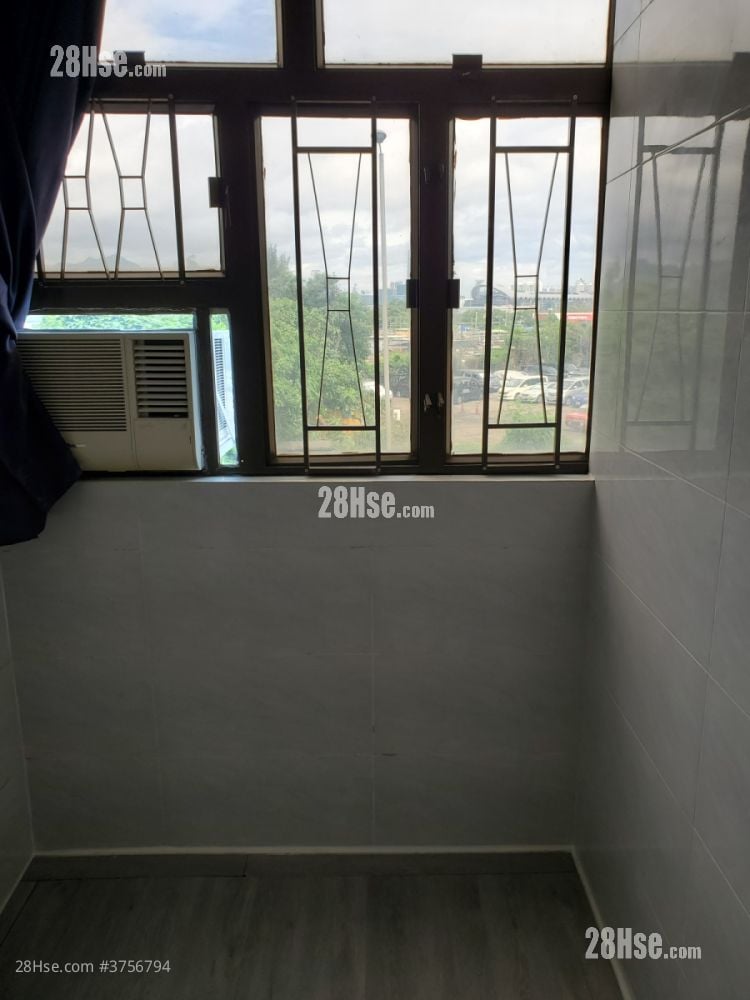 Yau Fook Building Rental 4 Bedrooms , 1 Bathroom 70 ft²