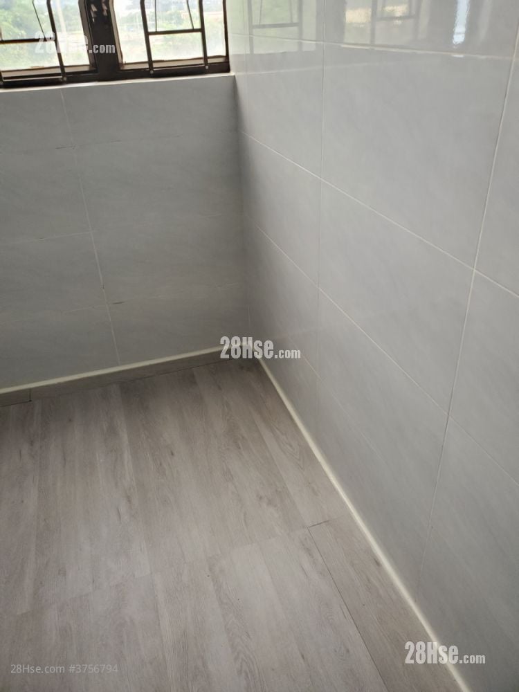 Yau Fook Building Rental 4 Bedrooms , 1 Bathroom 70 ft²