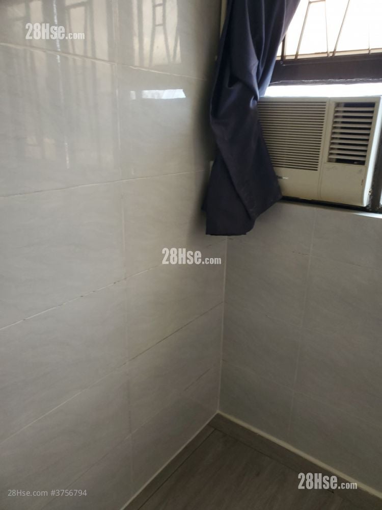 Yau Fook Building Rental 4 Bedrooms , 1 Bathroom 70 ft²