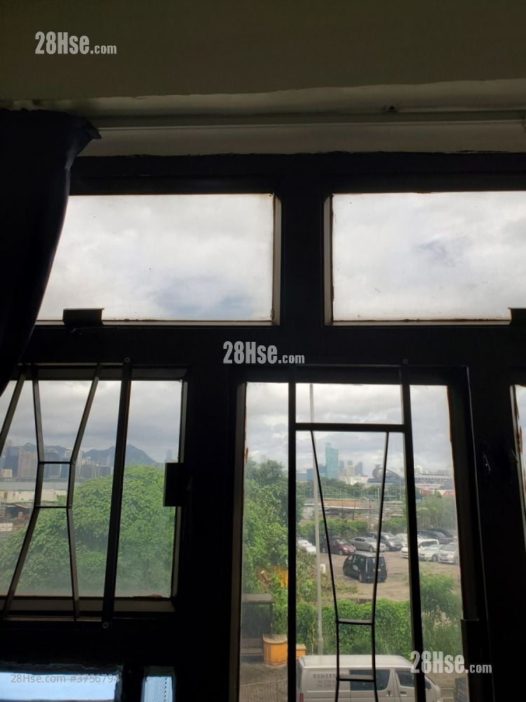 Yau Fook Building Rental 4 Bedrooms , 1 Bathroom 70 ft²