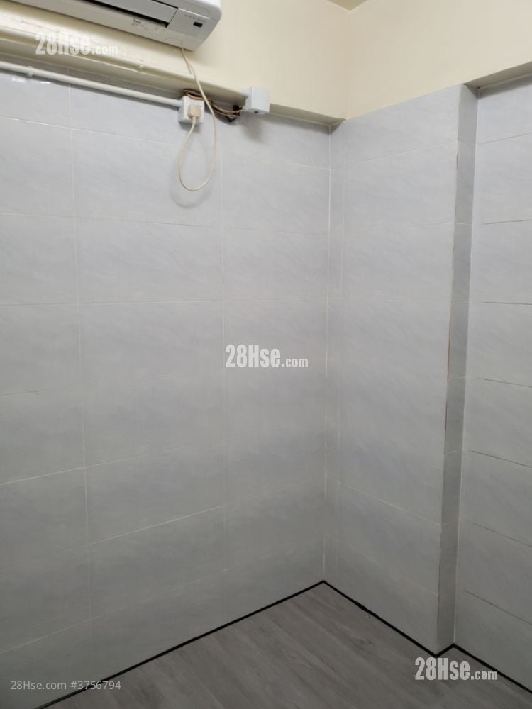 Yau Fook Building Rental 4 Bedrooms , 1 Bathroom 70 ft²