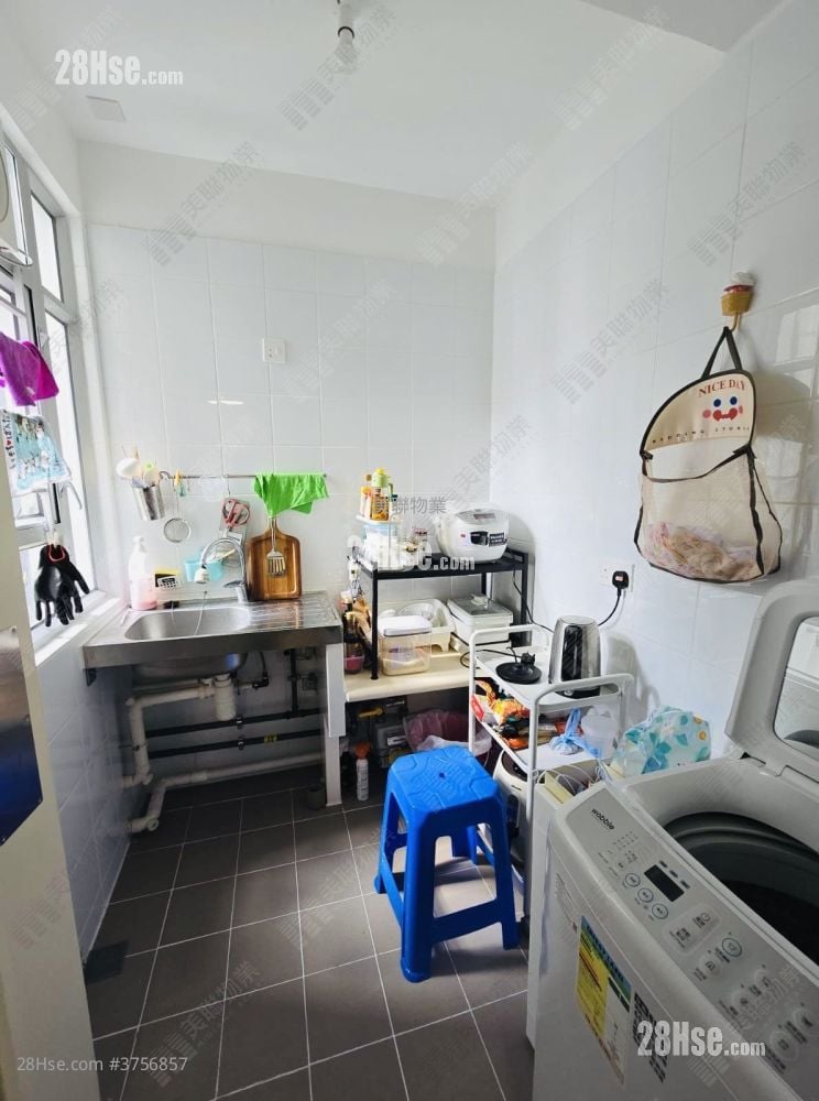 Shan Lai Court Sell 384 ft²