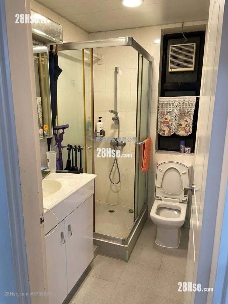 Bayview Garden Sell 3 Bedrooms , 2 Bathrooms 702 ft²