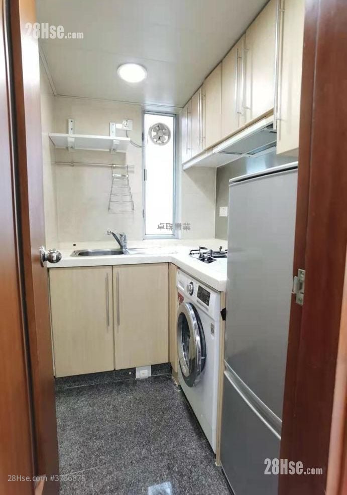 花园广场 租盘 开放式间隔 , 1 浴室 214 平方尺