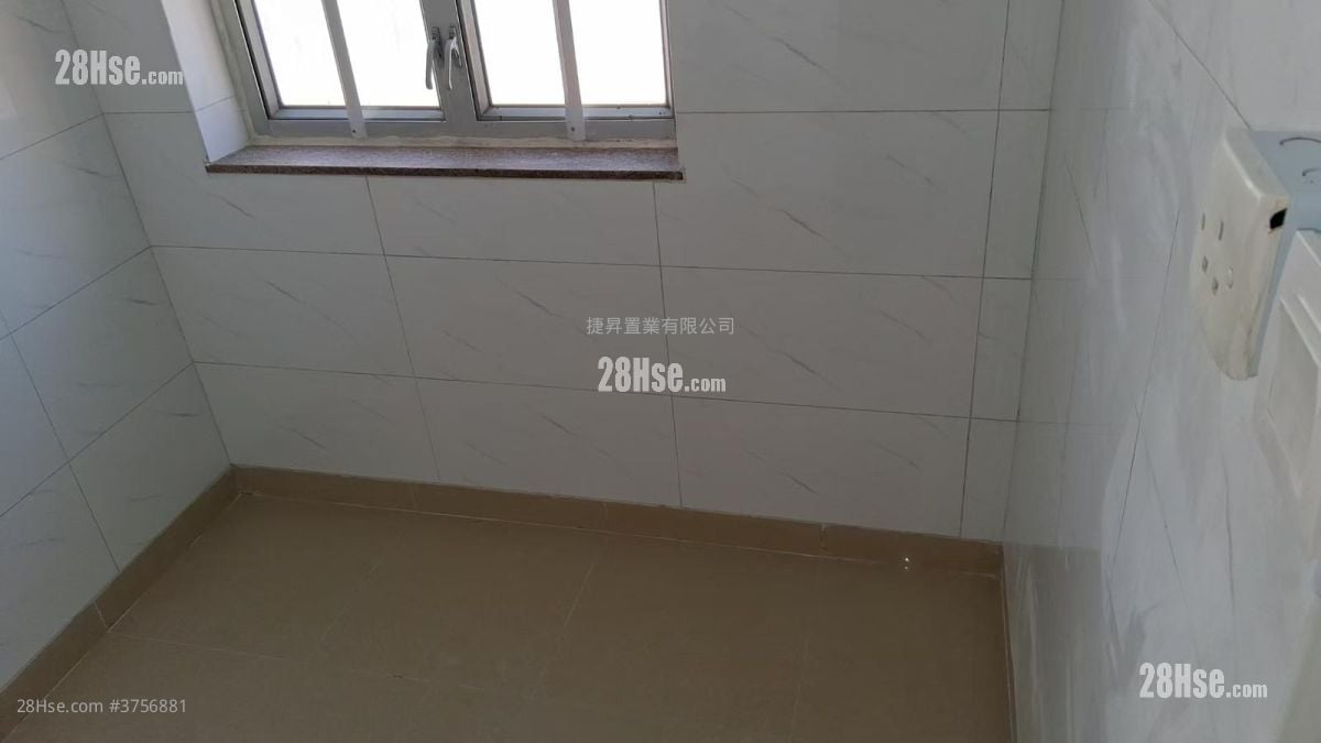 單幢樓房 售盤 3 房 , 3 浴室 500 平方呎