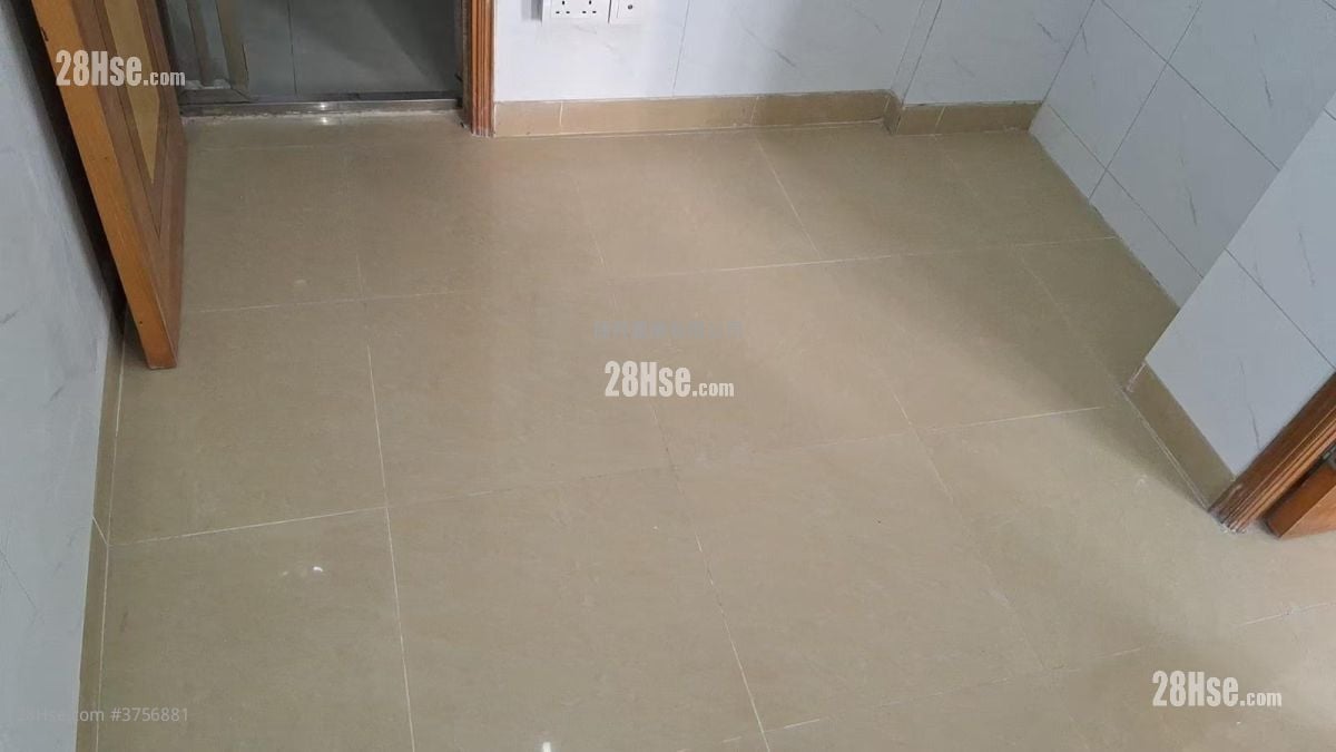 單幢樓房 售盤 3 房 , 3 浴室 500 平方呎