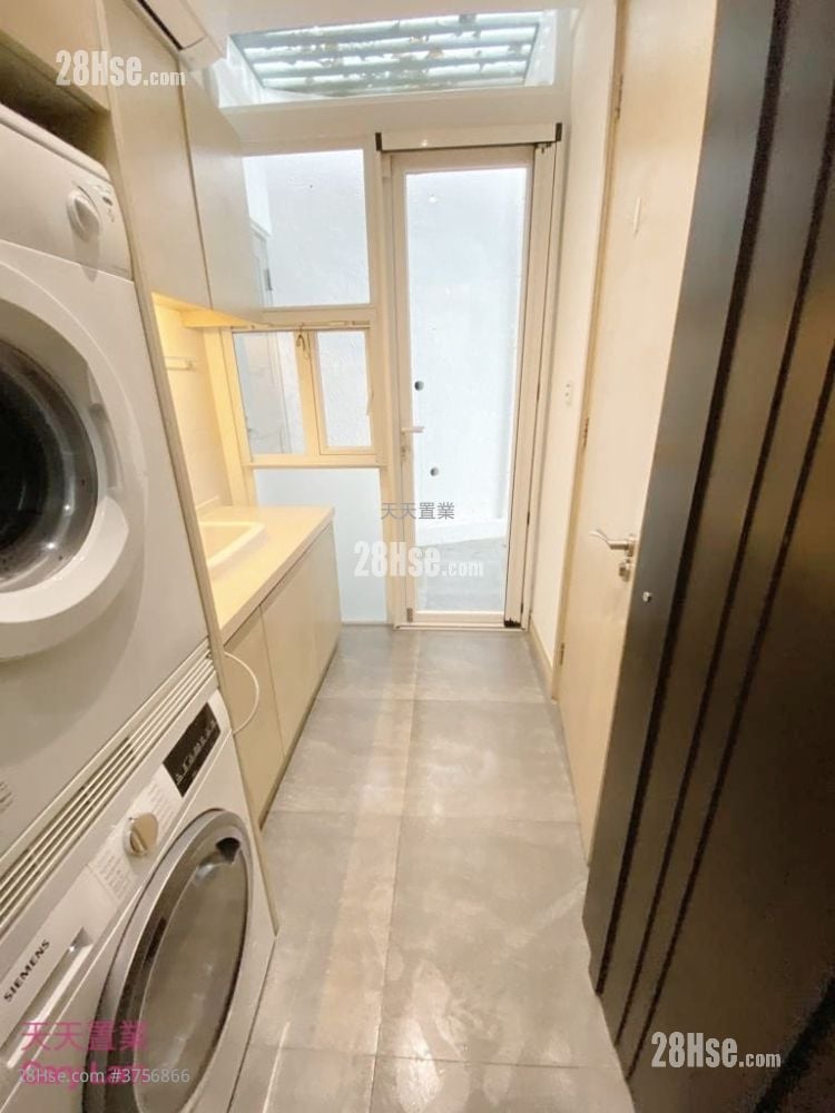 Violet Garden Rental 5+ Bedrooms , 4 Bathrooms 2,100 ft²