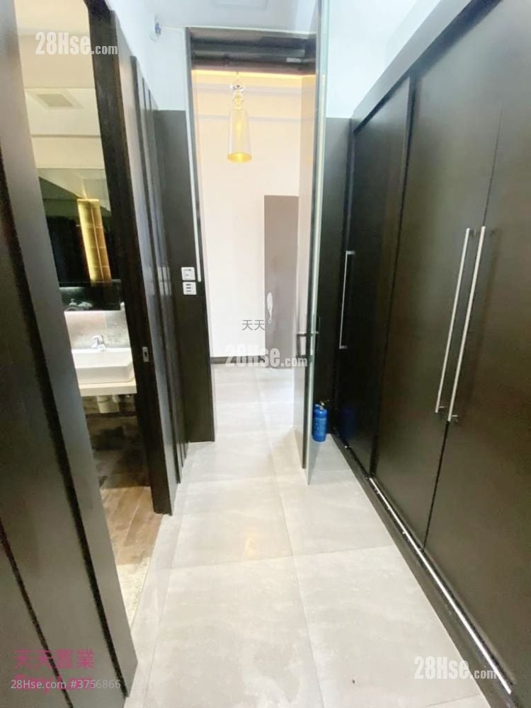 Violet Garden Rental 5+ Bedrooms , 4 Bathrooms 2,100 ft²