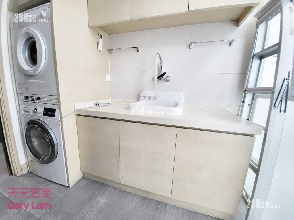 Violet Garden Rental 5+ Bedrooms , 4 Bathrooms 2,100 ft²