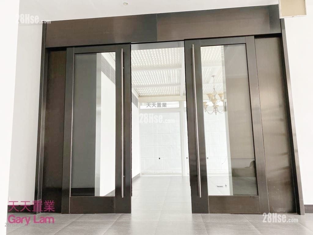 Violet Garden Rental 5+ Bedrooms , 4 Bathrooms 2,100 ft²