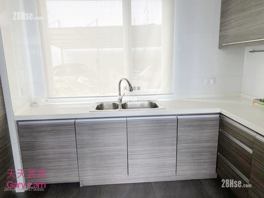 Violet Garden Rental 5+ Bedrooms , 4 Bathrooms 2,100 ft²