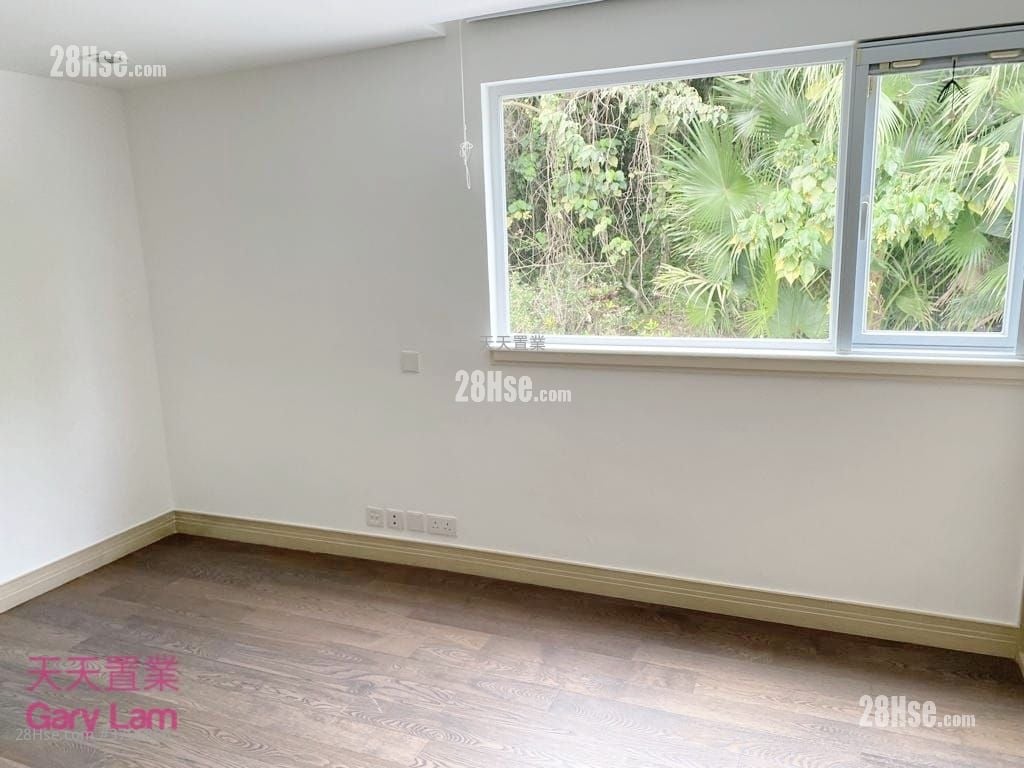 Violet Garden Rental 5+ Bedrooms , 4 Bathrooms 2,100 ft²