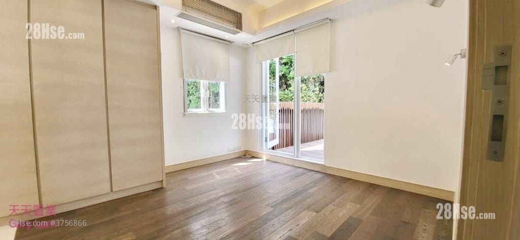 Violet Garden Rental 5+ Bedrooms , 4 Bathrooms 2,100 ft²