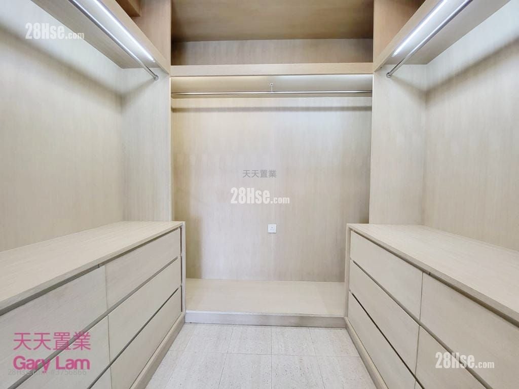 Violet Garden Rental 5+ Bedrooms , 4 Bathrooms 2,100 ft²