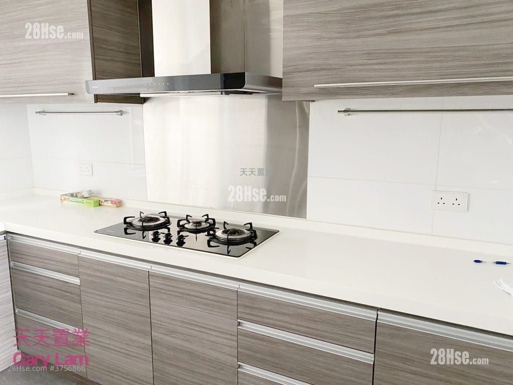 Violet Garden Rental 5+ Bedrooms , 4 Bathrooms 2,100 ft²